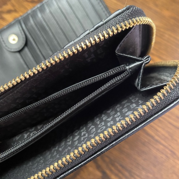 Kate Spade Wallet in Black - Picture 9 of 9